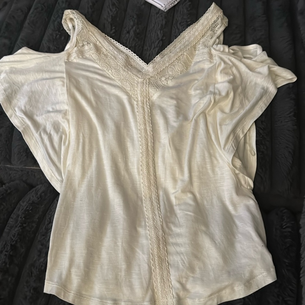 Day trip white/cream cold shoulder top